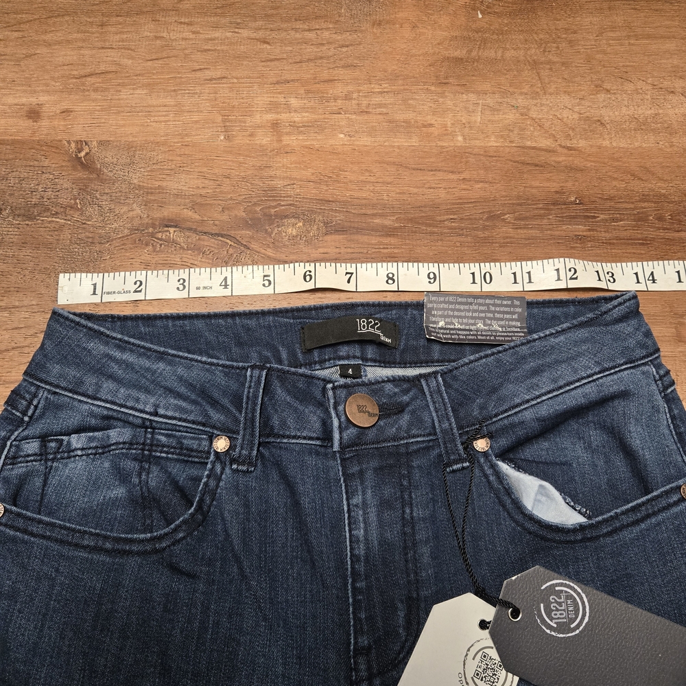 1822 Denim Women's Dark Blue Cropped Scallop Hem Jeans - Picture 5 of 8